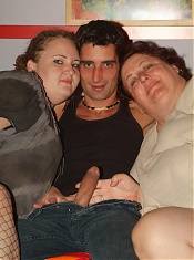 Intense BBW threesome with Agnes Eva and Anna Marie taking turns slurping a huge cock